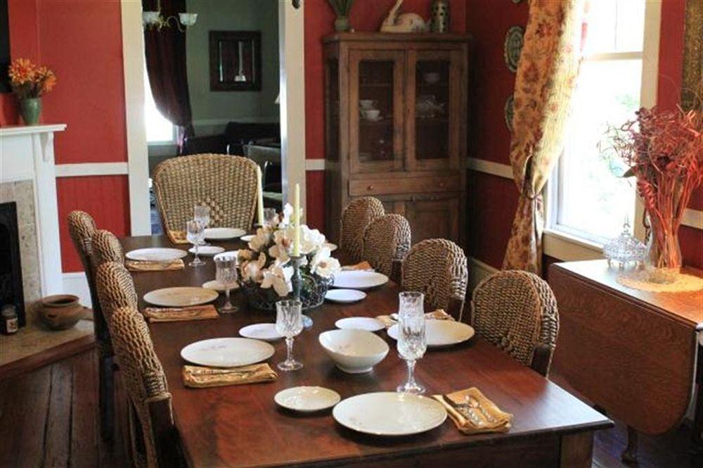Carroll House Bed & Breakfast Бей-Сент-Луис Экстерьер фото
