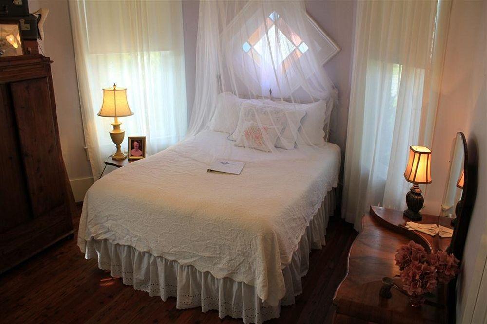 Carroll House Bed & Breakfast Бей-Сент-Луис Экстерьер фото